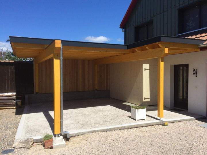 Création, rénovation et modification de charpentes traditionnelles.